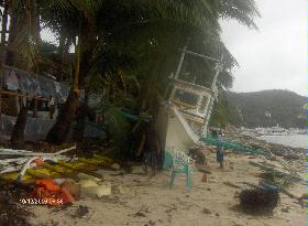 Unser Kitestrand nach dem Taifun.JPG